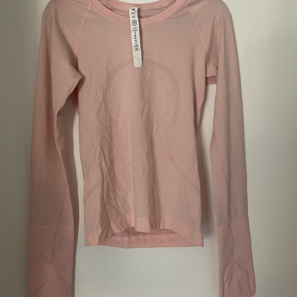 Lululemon NWOT swiftly tech2.0 long sleeve size 2